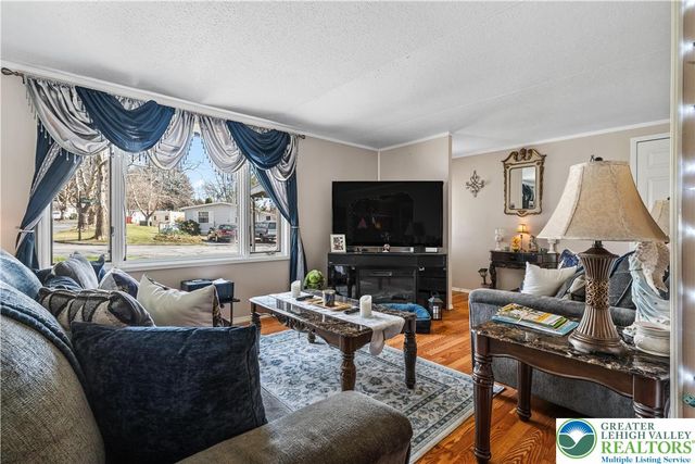 1 Woodsdale Court, Moore Twp, PA 18014