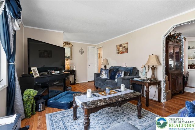 1 Woodsdale Court, Moore Twp, PA 18014