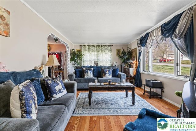 1 Woodsdale Court, Moore Twp, PA 18014