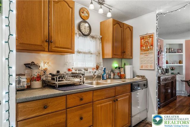 1 Woodsdale Court, Moore Twp, PA 18014