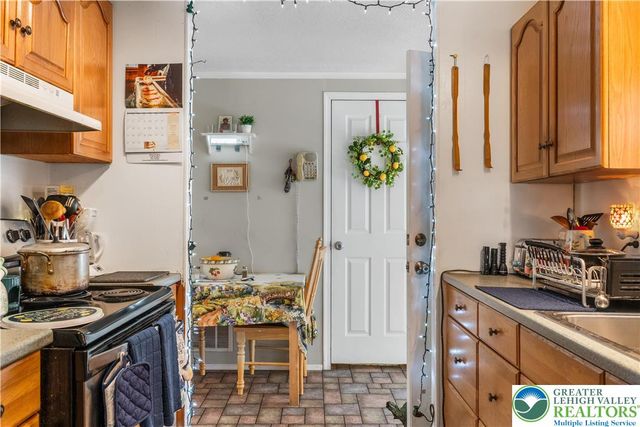 1 Woodsdale Court, Moore Twp, PA 18014