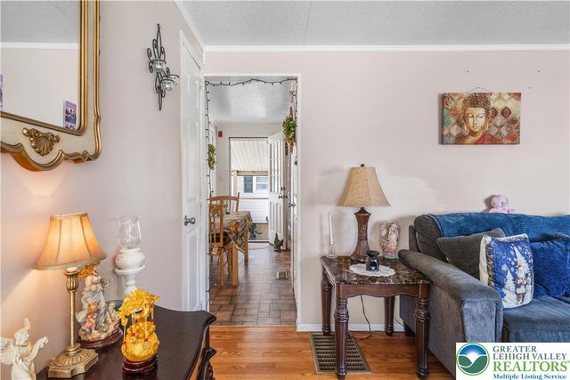 1 Woodsdale Court, Moore Twp, PA 18014