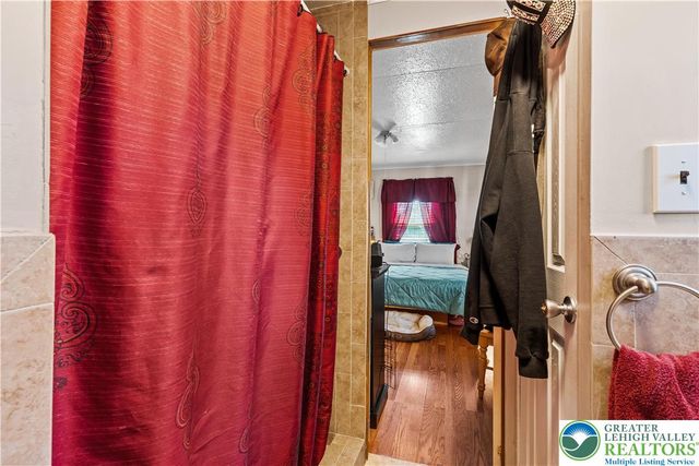 1 Woodsdale Court, Moore Twp, PA 18014
