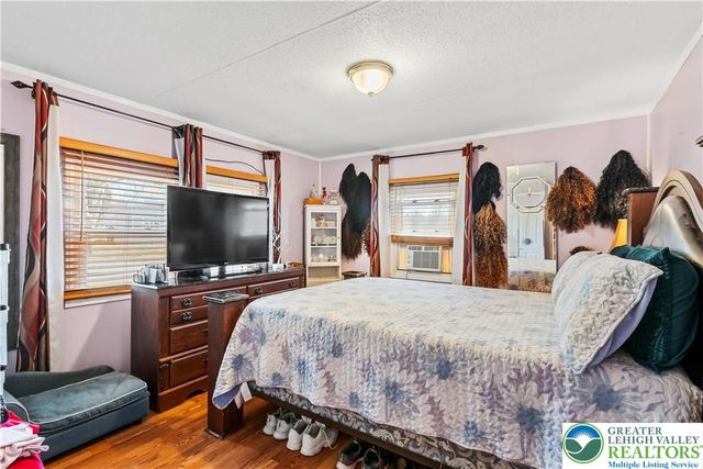 1 Woodsdale Court, Moore Twp, PA 18014