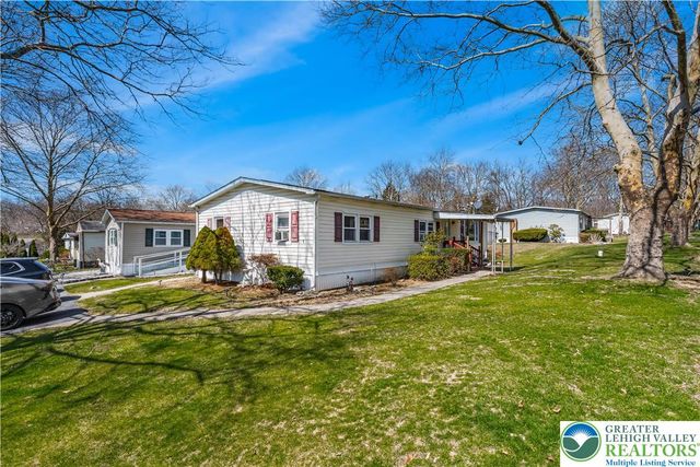 1 Woodsdale Court, Moore Twp, PA 18014