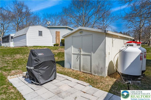 1 Woodsdale Court, Moore Twp, PA 18014