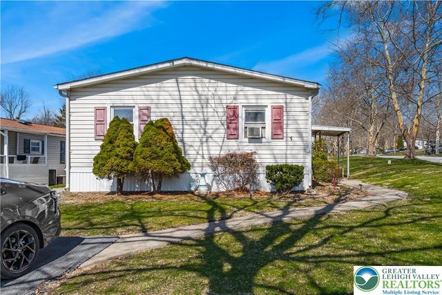 1 Woodsdale Court, Moore Twp, PA 18014