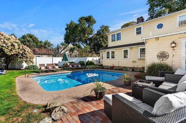 4 George, Andover, MA 01810