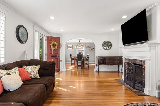 4 George, Andover, MA 01810