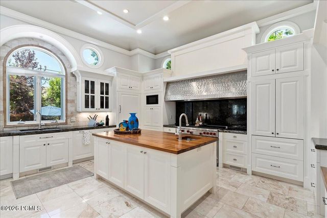 6274 S Oles Lane, Holladay, UT 84121