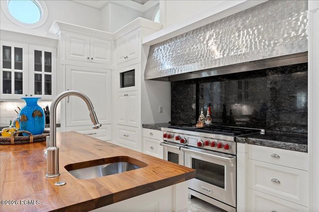 6274 S Oles Lane, Holladay, UT 84121
