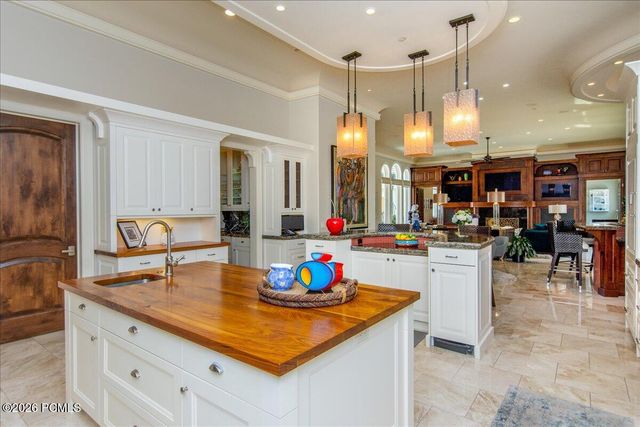 6274 S Oles Lane, Holladay, UT 84121