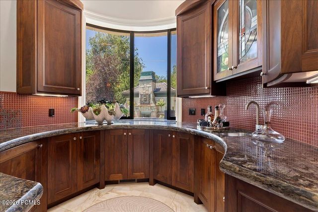 6274 S Oles Lane, Holladay, UT 84121