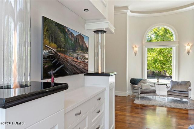 6274 S Oles Lane, Holladay, UT 84121