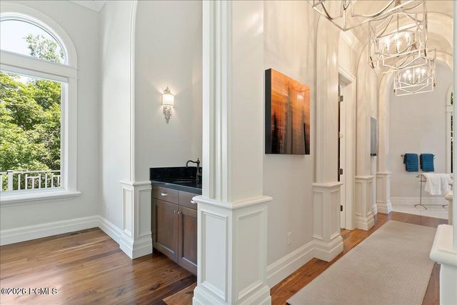 6274 S Oles Lane, Holladay, UT 84121