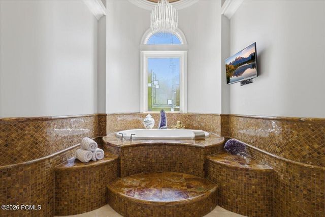 6274 S Oles Lane, Holladay, UT 84121