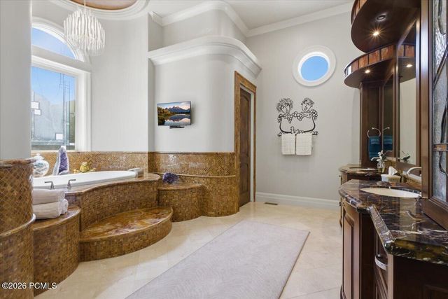 6274 S Oles Lane, Holladay, UT 84121