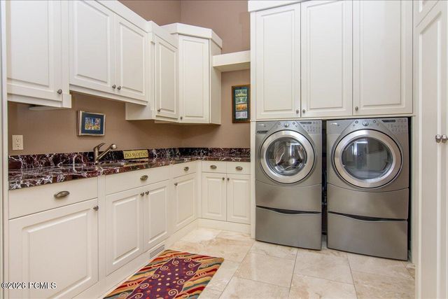 6274 S Oles Lane, Holladay, UT 84121