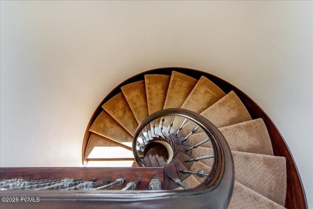 6274 S Oles Lane, Holladay, UT 84121