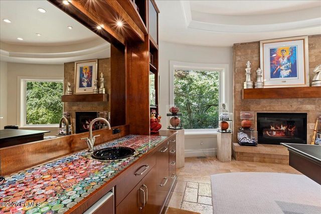 6274 S Oles Lane, Holladay, UT 84121