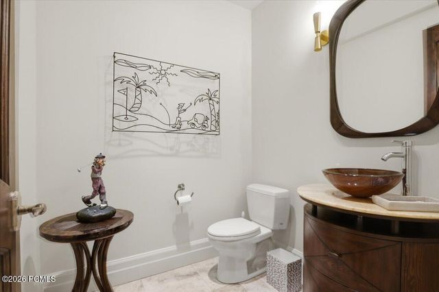6274 S Oles Lane, Holladay, UT 84121