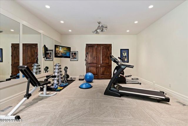 6274 S Oles Lane, Holladay, UT 84121