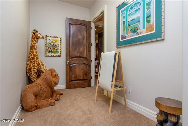 6274 S Oles Lane, Holladay, UT 84121