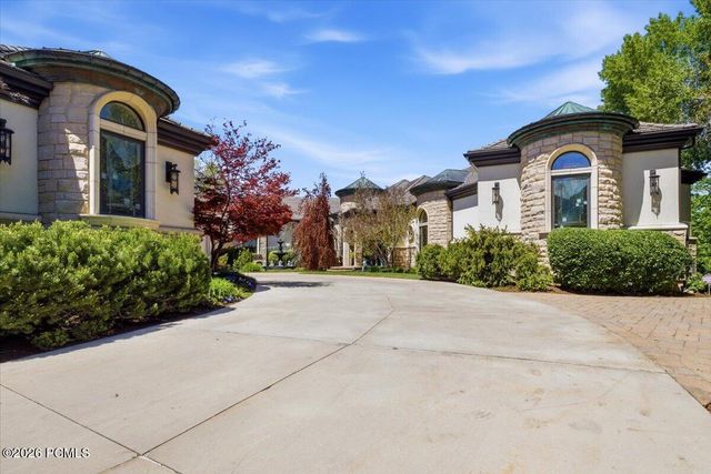 6274 S Oles Lane, Holladay, UT 84121