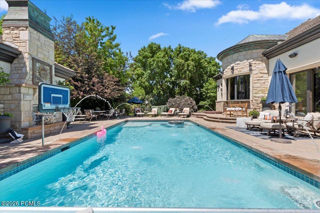 6274 S Oles Lane, Holladay, UT 84121