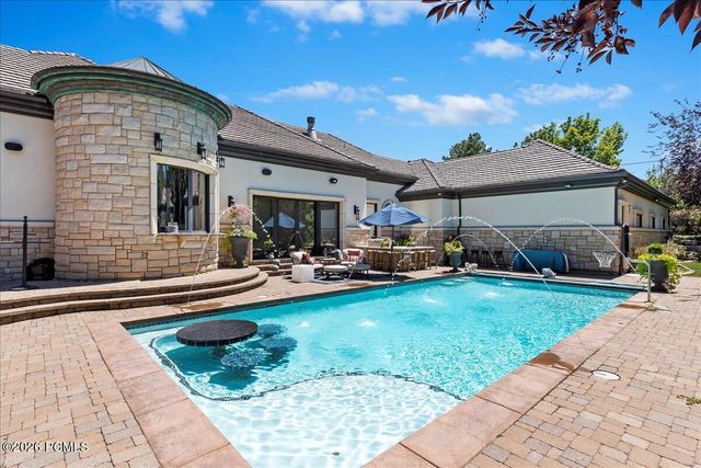 6274 S Oles Lane, Holladay, UT 84121