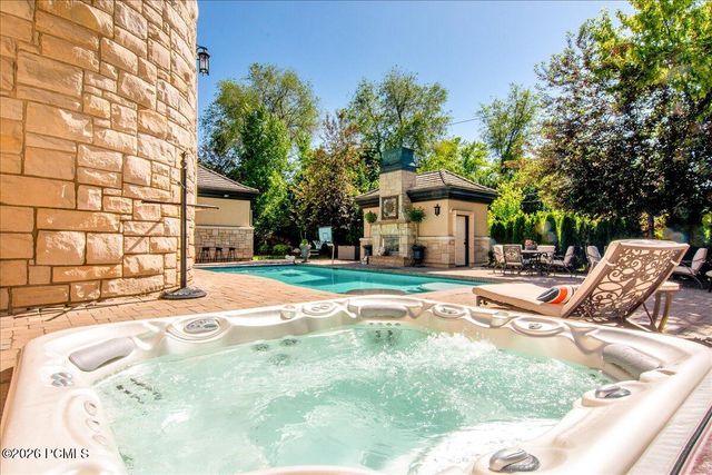6274 S Oles Lane, Holladay, UT 84121