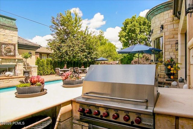 6274 S Oles Lane, Holladay, UT 84121