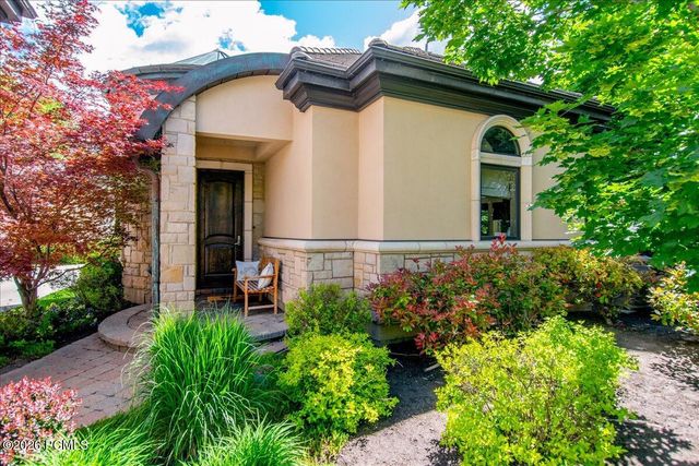 6274 S Oles Lane, Holladay, UT 84121
