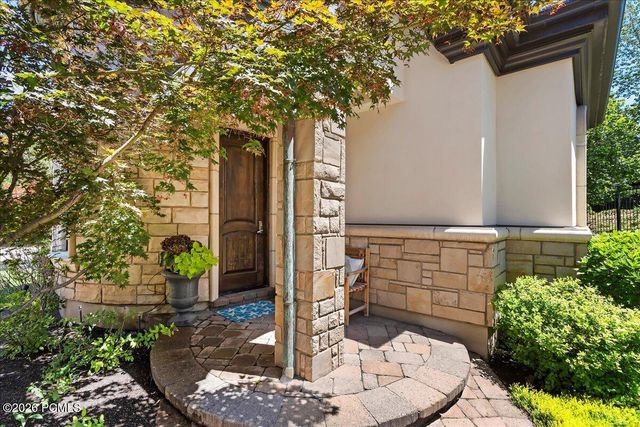 6274 S Oles Lane, Holladay, UT 84121