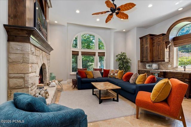 6274 S Oles Lane, Holladay, UT 84121