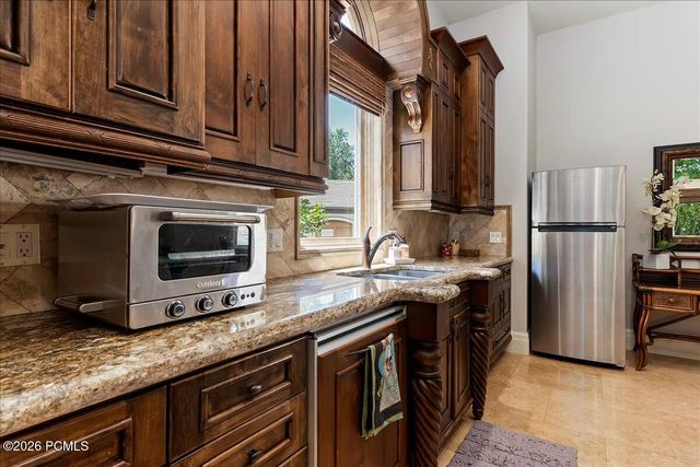 6274 S Oles Lane, Holladay, UT 84121