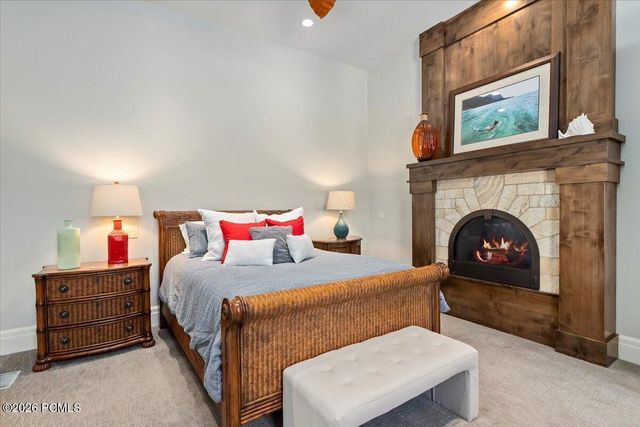 6274 S Oles Lane, Holladay, UT 84121