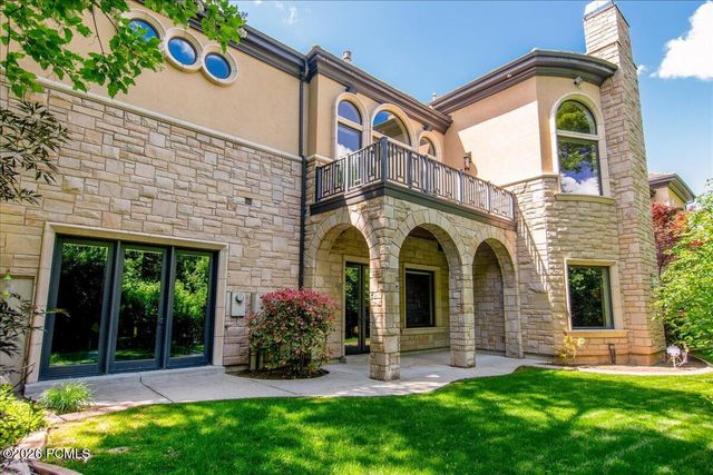 6274 S Oles Lane, Holladay, UT 84121