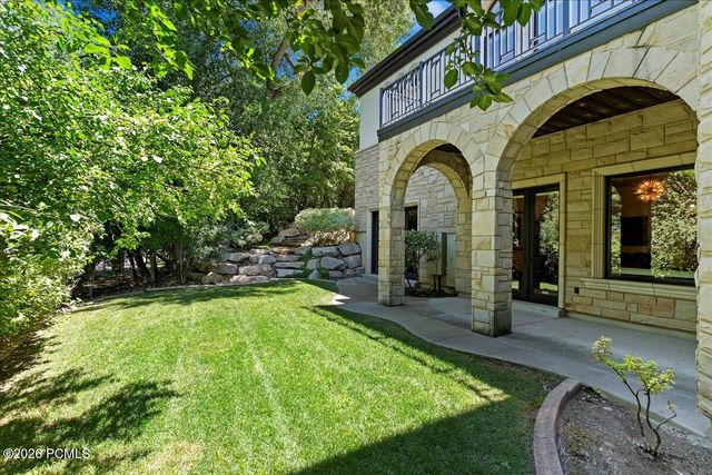 6274 S Oles Lane, Holladay, UT 84121