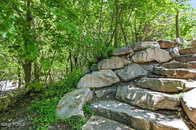 6274 S Oles Lane, Holladay, UT 84121