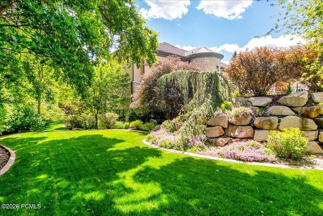 6274 S Oles Lane, Holladay, UT 84121