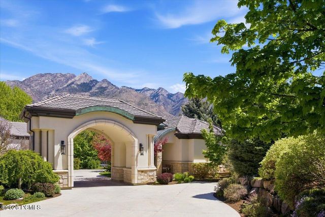 6274 S Oles Lane, Holladay, UT 84121