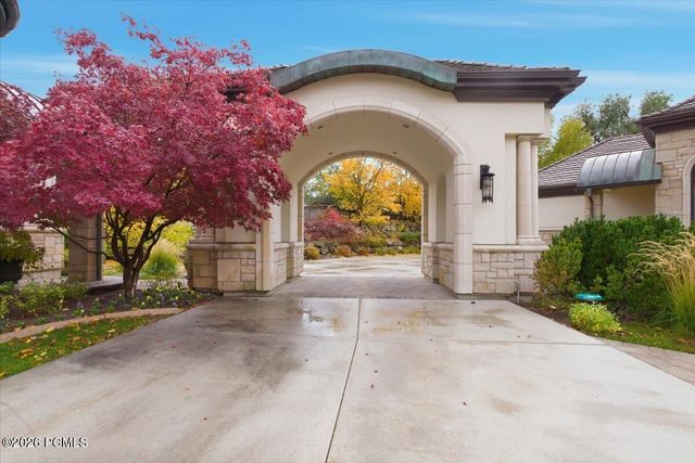6274 S Oles Lane, Holladay, UT 84121