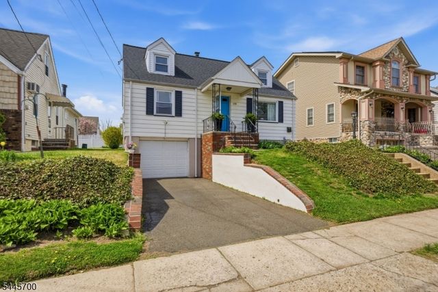 128 Livingston Rd, Linden City, NJ 07036