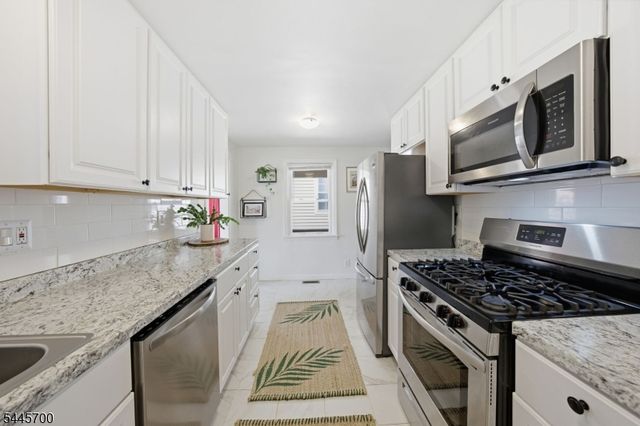 128 Livingston Rd, Linden City, NJ 07036