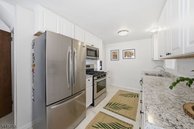 128 Livingston Rd, Linden City, NJ 07036