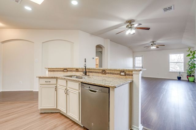 9812 Maryville Lane, Fort Worth, TX 76108