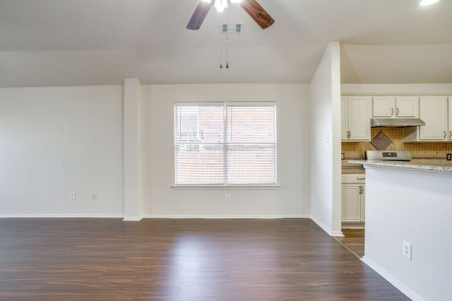 9812 Maryville Lane, Fort Worth, TX 76108