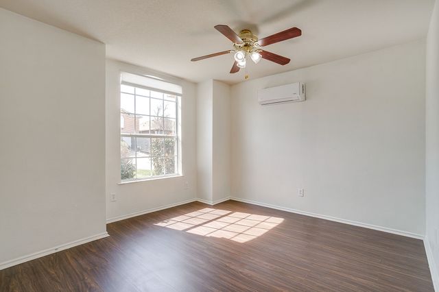 9812 Maryville Lane, Fort Worth, TX 76108