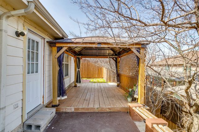 9812 Maryville Lane, Fort Worth, TX 76108